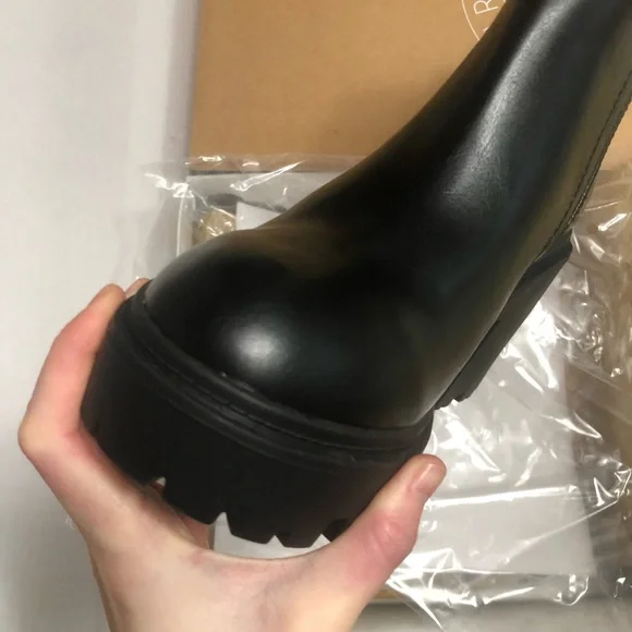 NWT Urban Outfitters Zip-Up boot black (9) - Picture 15 of 15